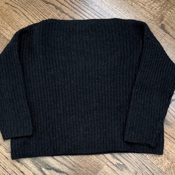 Vince shaker Charcoal Crewneck women’s  Sweater Sz XS - Picture 1 of 4